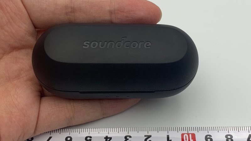 「Soundcore Liberty Lite」のケースは小型