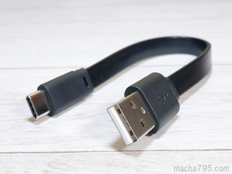 USB-Cケーブルの長さは約18cm