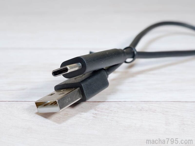 USB-Cケーブルの長さは約30cm