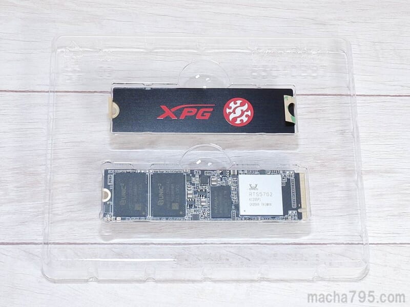 XPG SX8100の同梱品