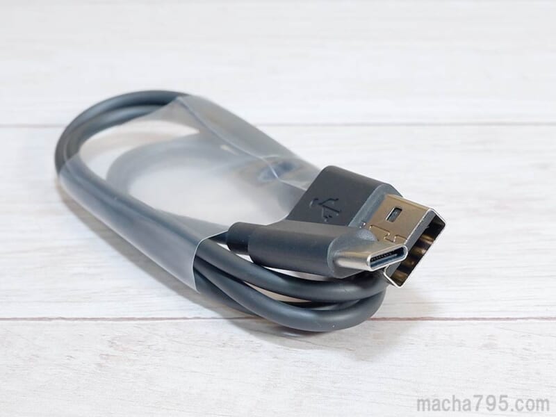 USB-Cケーブルの長さは約65cm
