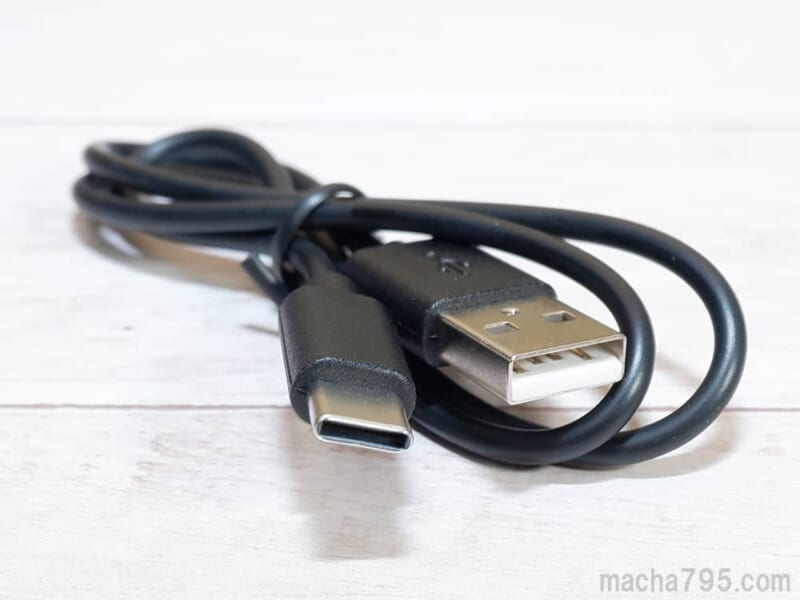 USB-Cケーブルの長さは約50cm