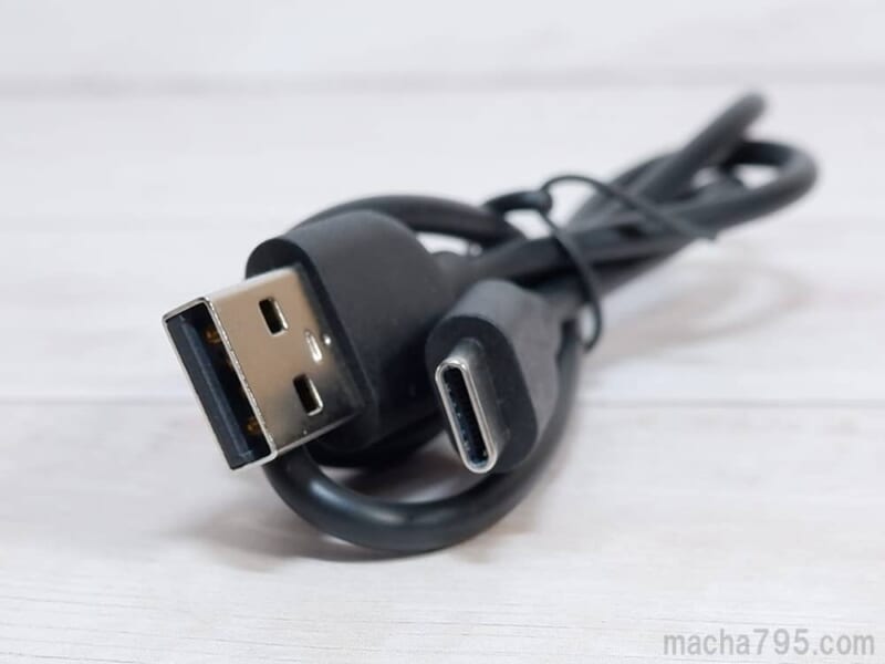 USB-Cケーブルの長さは約60cm
