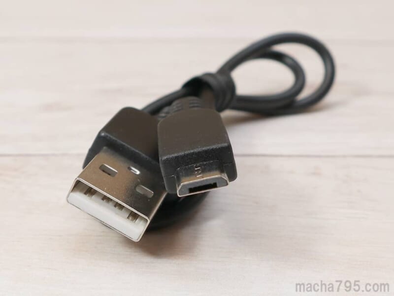 Micro USBケーブルの長さは約30cm